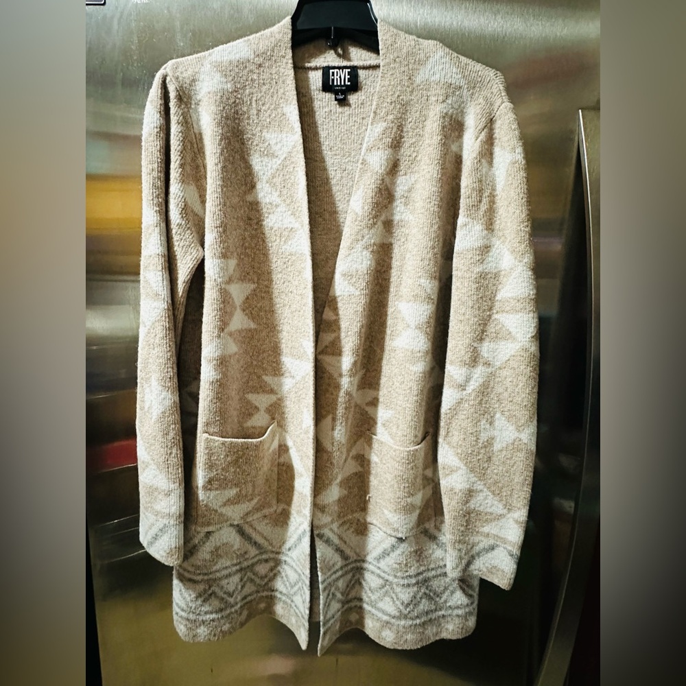 Frye✨💛🤎Tan and Cream Knit Cardigan